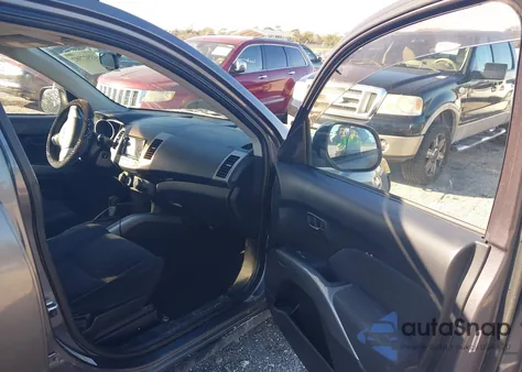 2008 Mitsubishi Outlander Ls z USA, uszkodzony, nr VIN JA4MS31X38Z008295